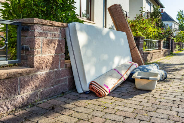 Best Yard Waste Removal  in West Fargo, ND